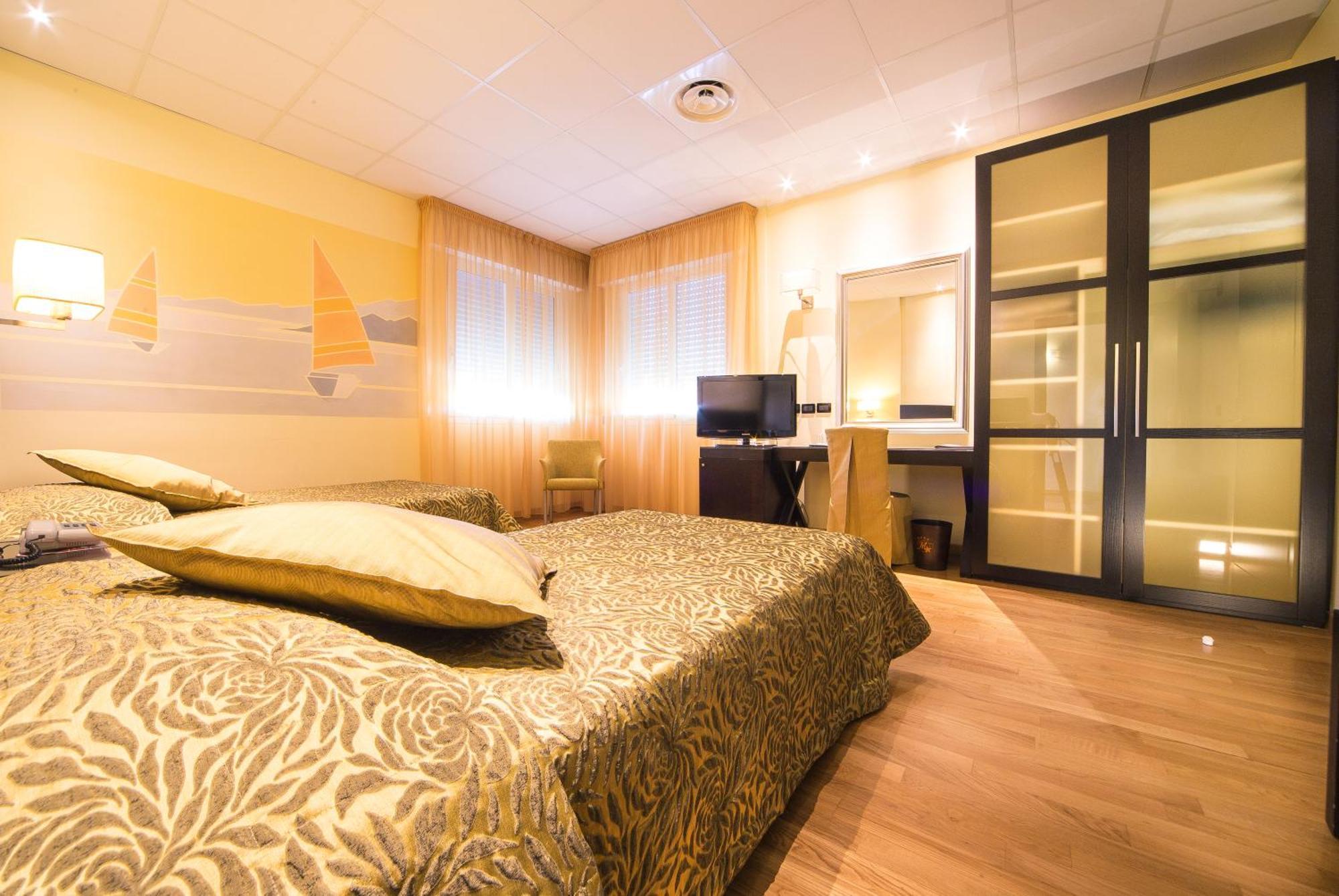 Hotel Torino Wellness&Spa Diano Marina Camera foto